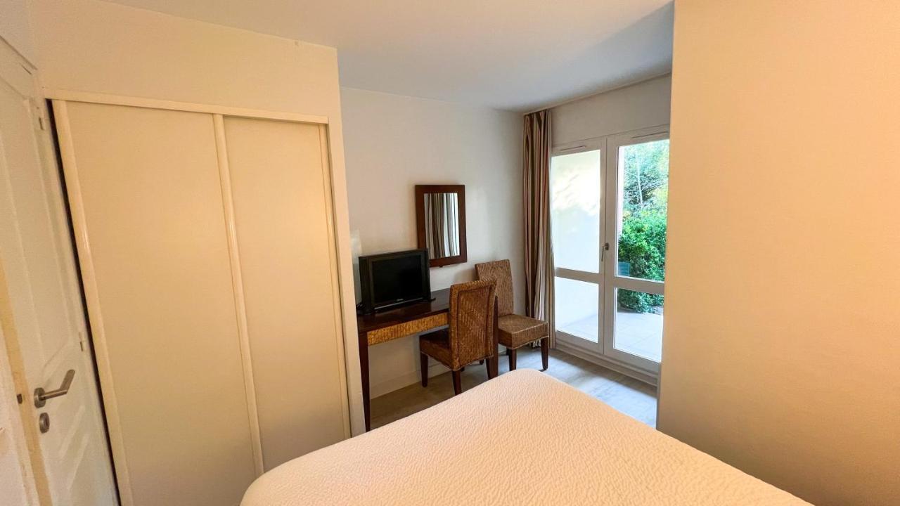 6-Person Apartment With Swimming Pool Tennis Court And Free Parking 25 Le Touquet Екстериор снимка