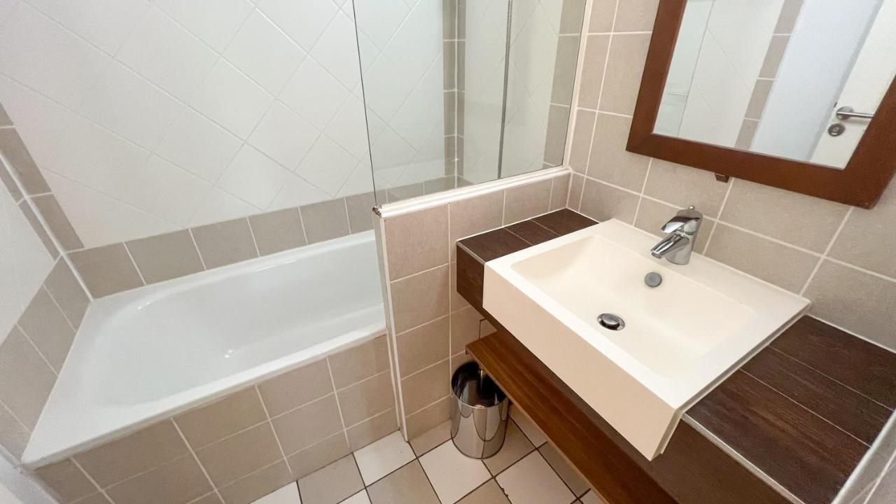 6-Person Apartment With Swimming Pool Tennis Court And Free Parking 25 Le Touquet Екстериор снимка