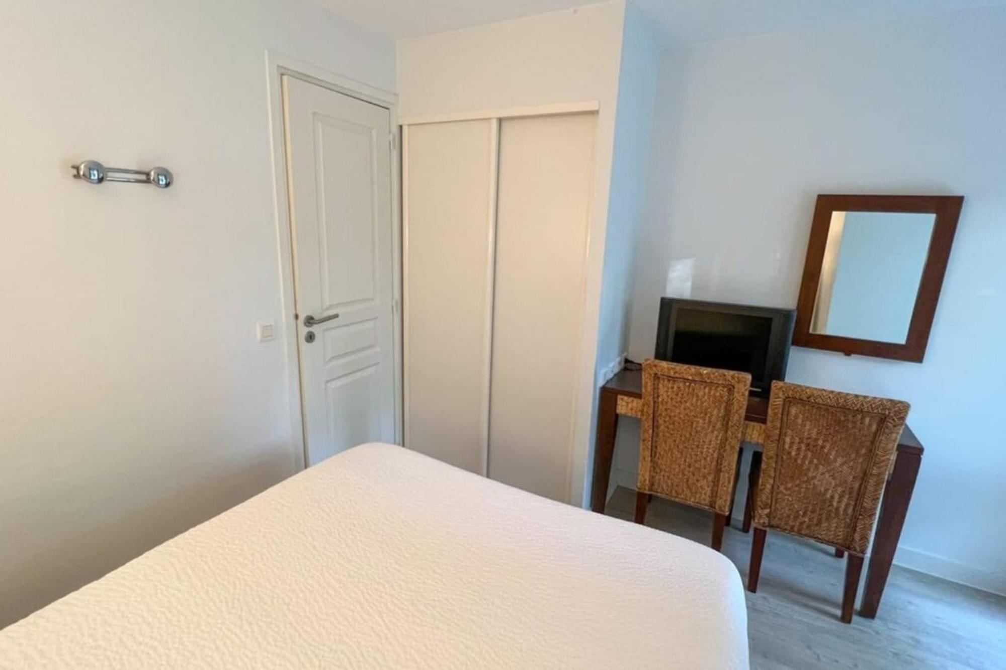 6-Person Apartment With Swimming Pool Tennis Court And Free Parking 25 Le Touquet Екстериор снимка
